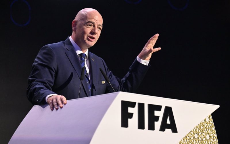 Battuta infelice sull’Italia del presidente Fifa. Da Infantino a Infantile