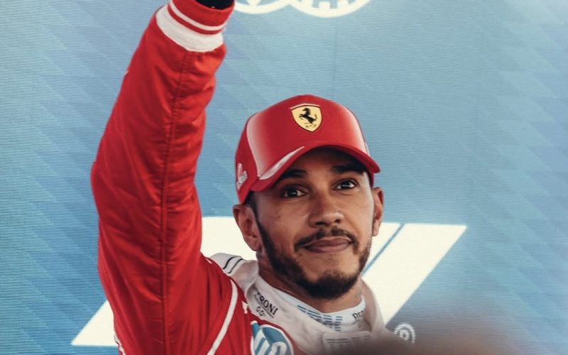 Hamilton vince a Montmelò e riscrive la storia Ferrari, out Antonelli e Leclerc