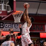 Armani Milano vince 87-85 contro Virtus Bologna con il canestro finale di Devon Hall