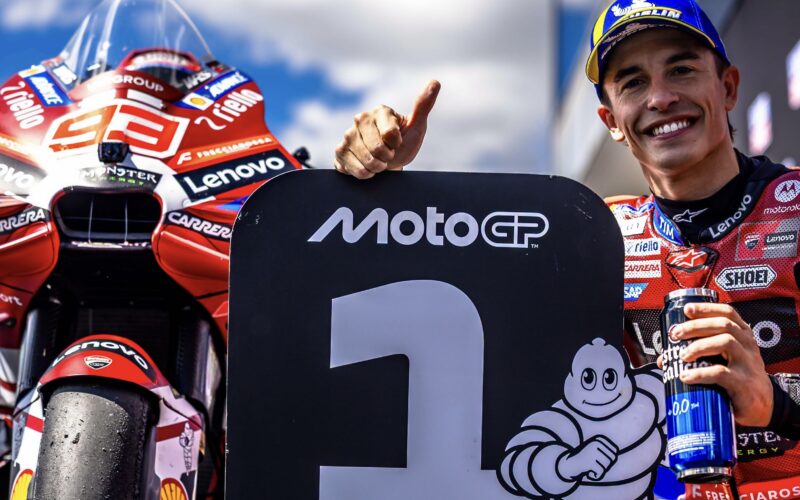 Marc Marquez domina il sabato del Sachsenring, caduta e frattura per Bezzecchi