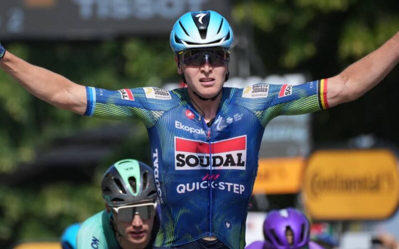Vittoria di tappa bis per Merlier al Tour de France, Pogacar saldamente in maglia gialla