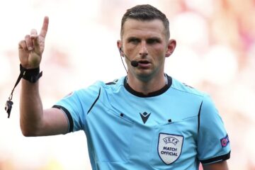 Michael Oliver arbitra Turchia-Italia di Nations League lunedì sera