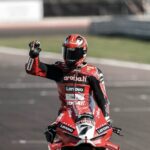 Max Biaggi elogia Nicolò Bulega per il titolo mondiale Superbike con Ducati
