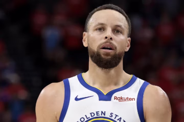 Stephen Curry rinnova con i Golden State Warriors per due anni rinunciando a 20 mln