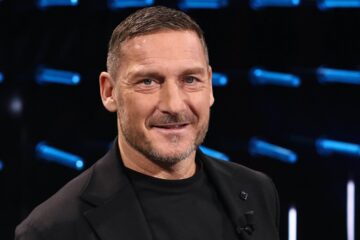 Francesco Totti compie 50 anni: il tributo all’Eterno Capitano della Roma