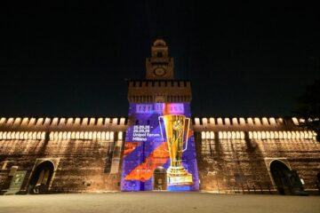 Il Castello Sforzesco di Milano si illumina per le finali di EuroVolley 2026