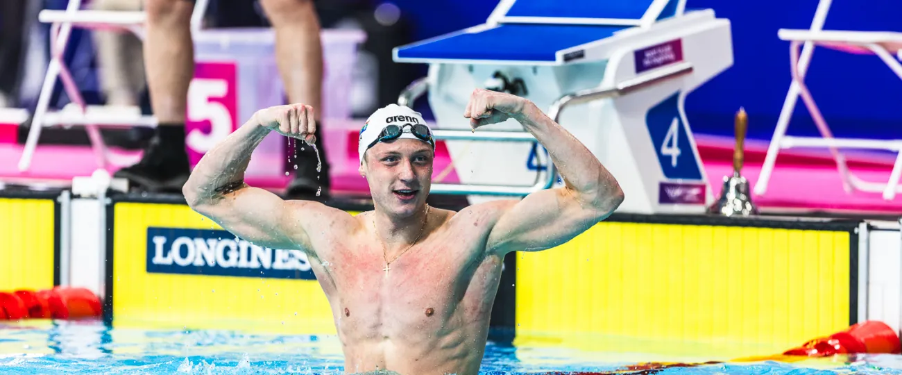 Pieter Coetze stabilisce il nuovo record mondiale nei 50 metri dorso a 22.09