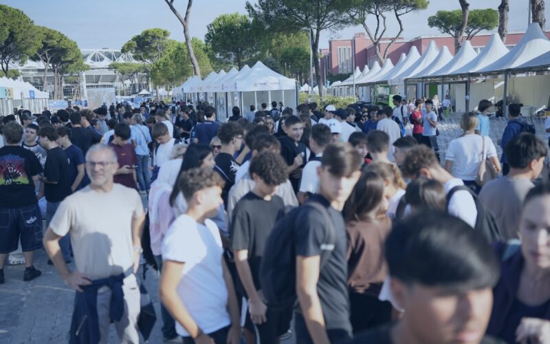 Tennis & Friends, main edition da record con migliaia di partecipanti