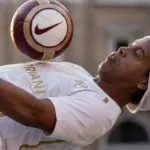 Ronaldinho torna in campo con il Ravenna FC il 15 novembre in Serie C