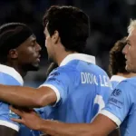 Sei giocatori della Lazio sfidano Michael Myers in un’escape room per Halloween