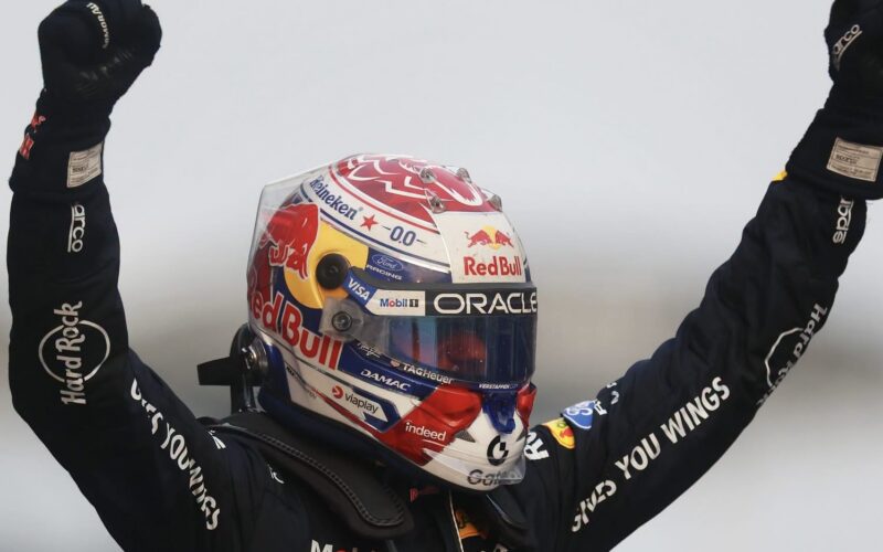 Max Verstappen torna a vincere dopo 300 giorni, Antonelli mondiale più vicino