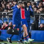 Kvaratskhelia out nove mesi per la. rottura del legamento al ginocchio in Psg-Barcellona