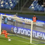 Il Napoli batte il Frosinone 3-0 con la doppietta di un mega galattico De Bruyne